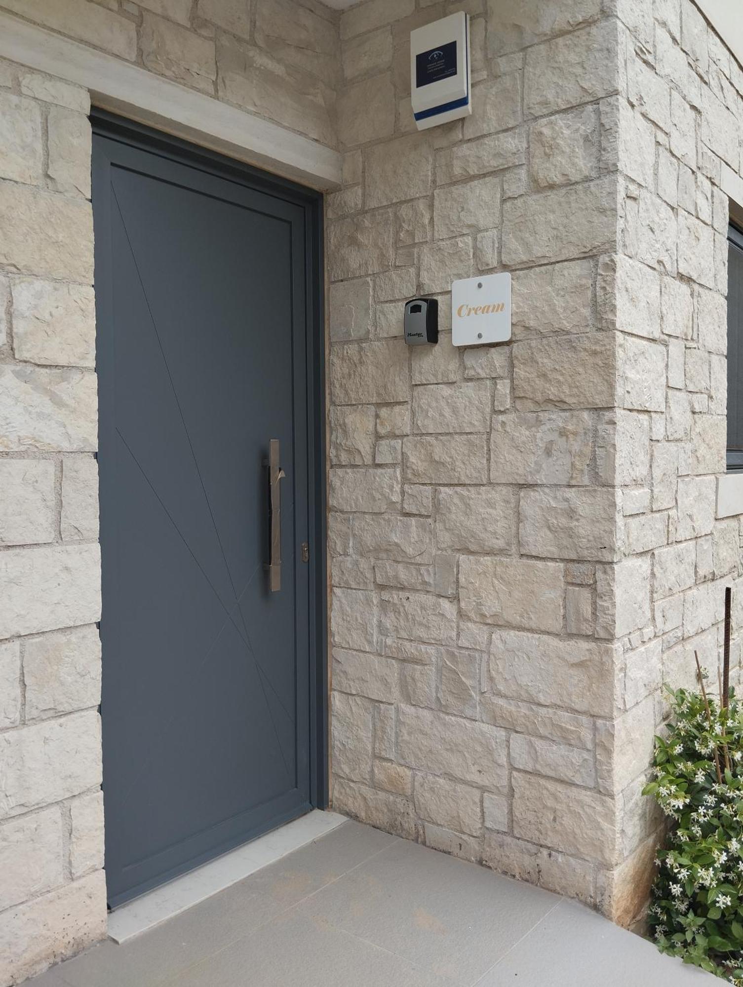 Apartamento Cream Cozy Getaway - 3 Pearls Pool Retreat Dempla Exterior foto